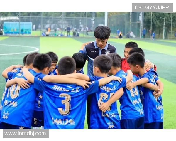 身高一米八十的足球明星如何在绿茵场上闪耀光芒与魅力